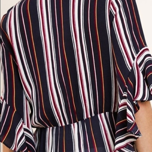 Super cute navy, maroon and off white front tie tunic. - Picture 4 of 4